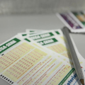 Concurso 2976 da Mega-Sena: veja os números sorteados nesta terça-feira (24)