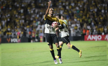 'Não vamos desistir': gol de Waguininho mantém Criciúma vivo no Catarinense
