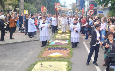 Galeria: veja como a fé tomou conta das ruas de Criciúma durante a celebração de Corpus Christi