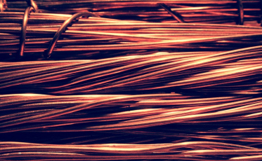 Criminosos roubam fios de energia e ameaçam vigilante de morte