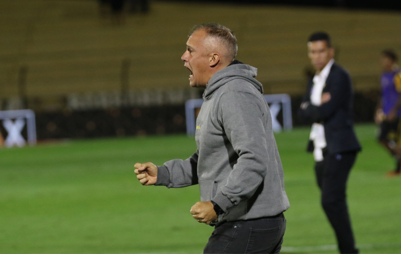 Eduardo Baptista faz alerta mesmo após primeiro turno histórico do Criciúma