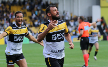 Criciúma tem começo avassalador e volta a vencer na Série B