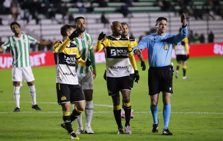 Criciúma pode perder liderança da Série B após quase dois meses no topo