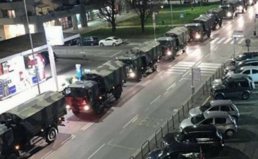 Coronavírus: Na Itália, caminhões do exército levam caixões para cemitério 
