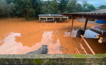 Chuva intensa provoca alagamentos e interdições em 24 municípios de SC