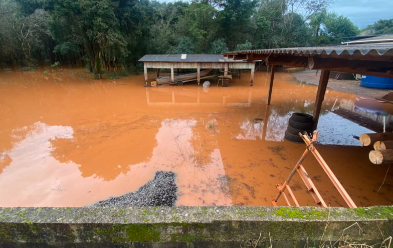 Chuva intensa provoca alagamentos e interdições em 24 municípios de SC