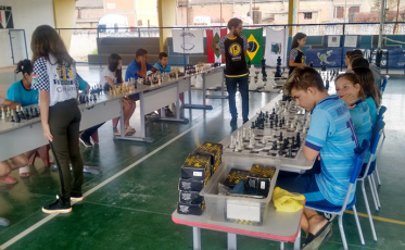 Escola de Morro da Fumaça recebe Festival Regional de Xadrez