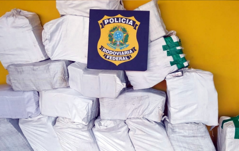 PRF faz maior apreensão de cocaína do ano em SC: quase meia tonelada é interceptada na BR-101