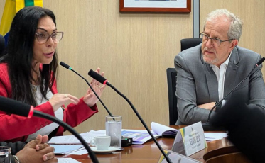Reunião define novos passos para regularização fundiária na APA da Baleia Franca