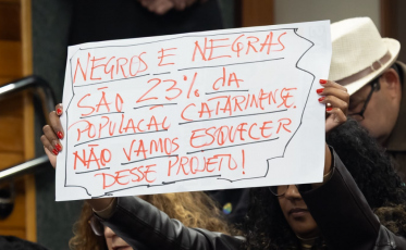 Pedido de vista suspende tramitação de projeto que reduz cotas em Santa Catarina