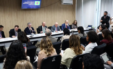 Governo anuncia medidas para reduzir impactos do novo tarifaço dos Estados Unidos