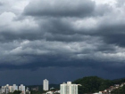 Temporais com granizo e ventos fortes colocam 34 municípios de SC em alerta 