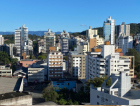 Sol e frio predominam neste sábado, mas tempo muda no domingo