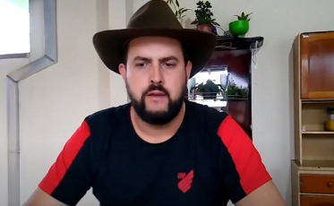 PF vai à casa de YouTuber catarinense cumprir mandado do STF (VÍDEO)