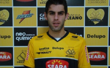 Criciúma repatria zagueiro Rodrigo Milanez e anuncia volante