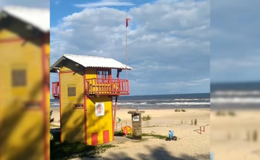 Surfista sofre afogamento após ser arrastado por corrente em Jaguaruna