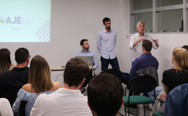 Novo presidente da AJE realiza primeira reunião de trabalho