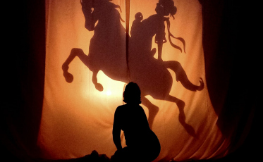 Nova Veneza recebe a mostra de teatro acessível com programação gratuita e inclusiva