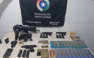Com arsenal em casa, homem é preso em Sombrio