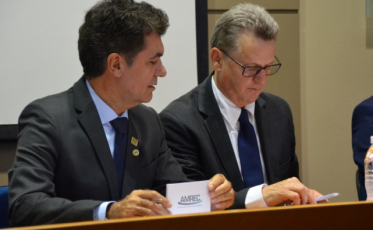 Plenário analisa possíveis movimentos no PSDB no Sul (ÁUDIO)