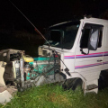 Motorista morre após colisão violenta entre carro e caminhão na SC-370