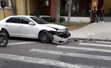 Pancada forte e eixo quebrado em acidente no Comerciário