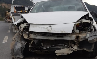 Acidente tumultua o trânsito na BR-101