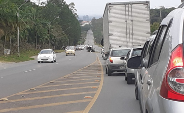 Dois feridos em capotamento na SC-108