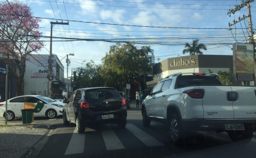 Acidente tumultua trânsito no Centro