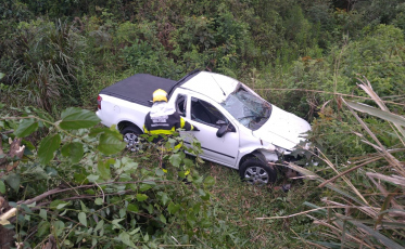 Um ferido em acidente entre Montana e Fusca