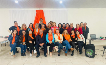 Agosto Laranja com ação de integração e acolhimento na escola