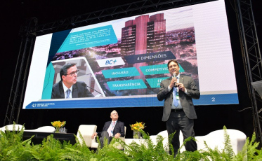 Desafios do cooperativismo de crédito são debatidos em Criciúma