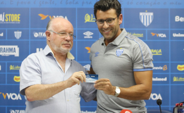 Avaí apresenta o técnico Alberto Valentim
