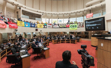Alesc aprova reajuste do salário mínimo estadual