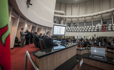 Deputados comentam a continuidade do processo de impeachment