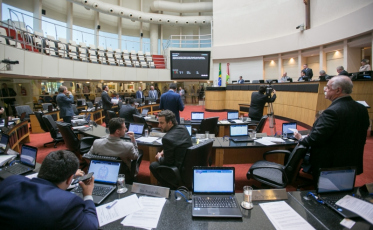 Ideologia de gênero levanta deputados contra currículo educacional