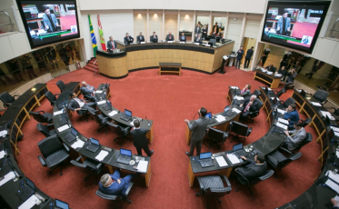 Aposentadoria especial de deputados é rejeitada