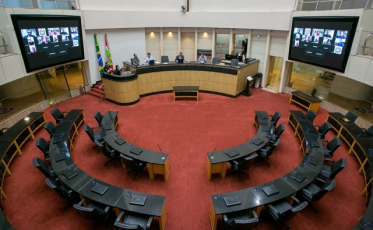 Deputados não poupam críticas ao Governo do Estado