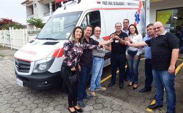 Uma ambulância zero quilômetro para o Arroio do Silva