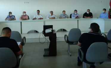 Prefeitos da AMESC reunidos para debater saúde