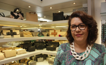 No primeiro dia, a volta gradual dos clientes às lojas