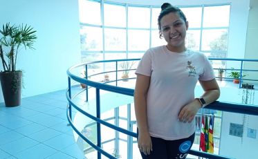 A volta ao trabalho de uma servidora que venceu luta pela saúde