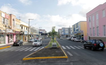 Comércio mantém a base da economia