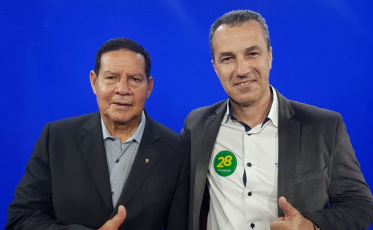 Candidato de Araranguá recebe apoio do vice-presidente Hamilton Mourão