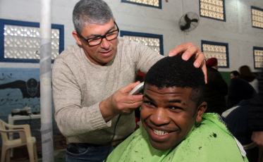 Apae realiza Dia da Beleza