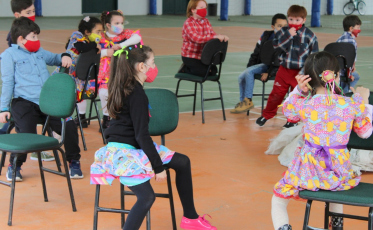 Arraiá encerra primeiro semestre no Colégio Unesc