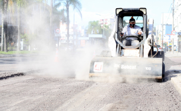 Mais dois meses de obras na Avenida Centenário