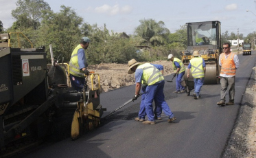 Concluída a camada asfáltica da Avenida Afonso Forgiarini