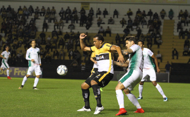  Criciúma e Guarani ficam no 0 a 0 no Majestoso. Tigre mantém 14ª posição