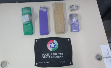 Criciúma: Com mais de três quilos de maconha em casa, jovem de 17 anos é apreendido pela PM